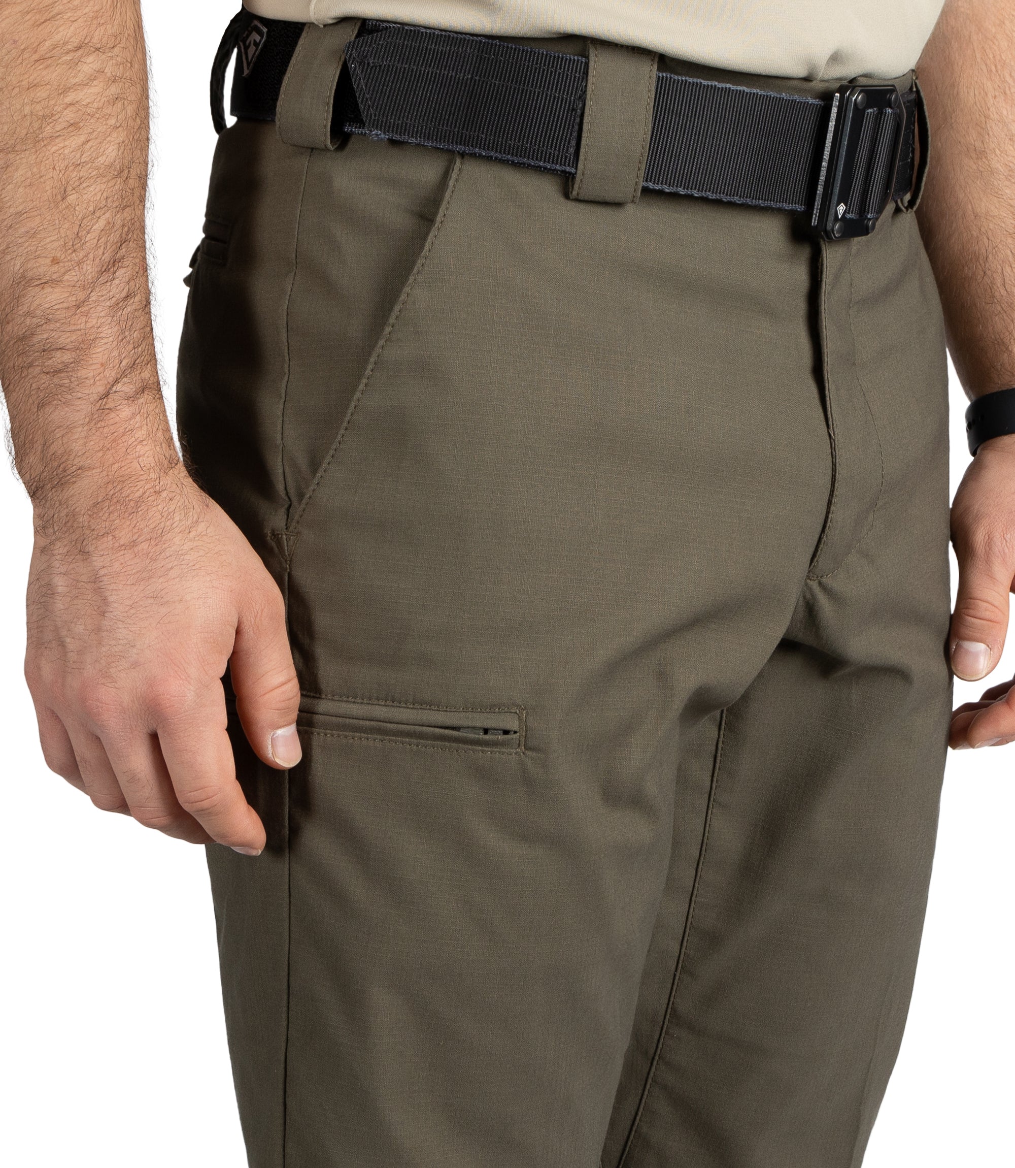Pocket Closeup of Men's V2 PRO DUTY 6 Pocket Pant in Ranger Green |color_ranger green
