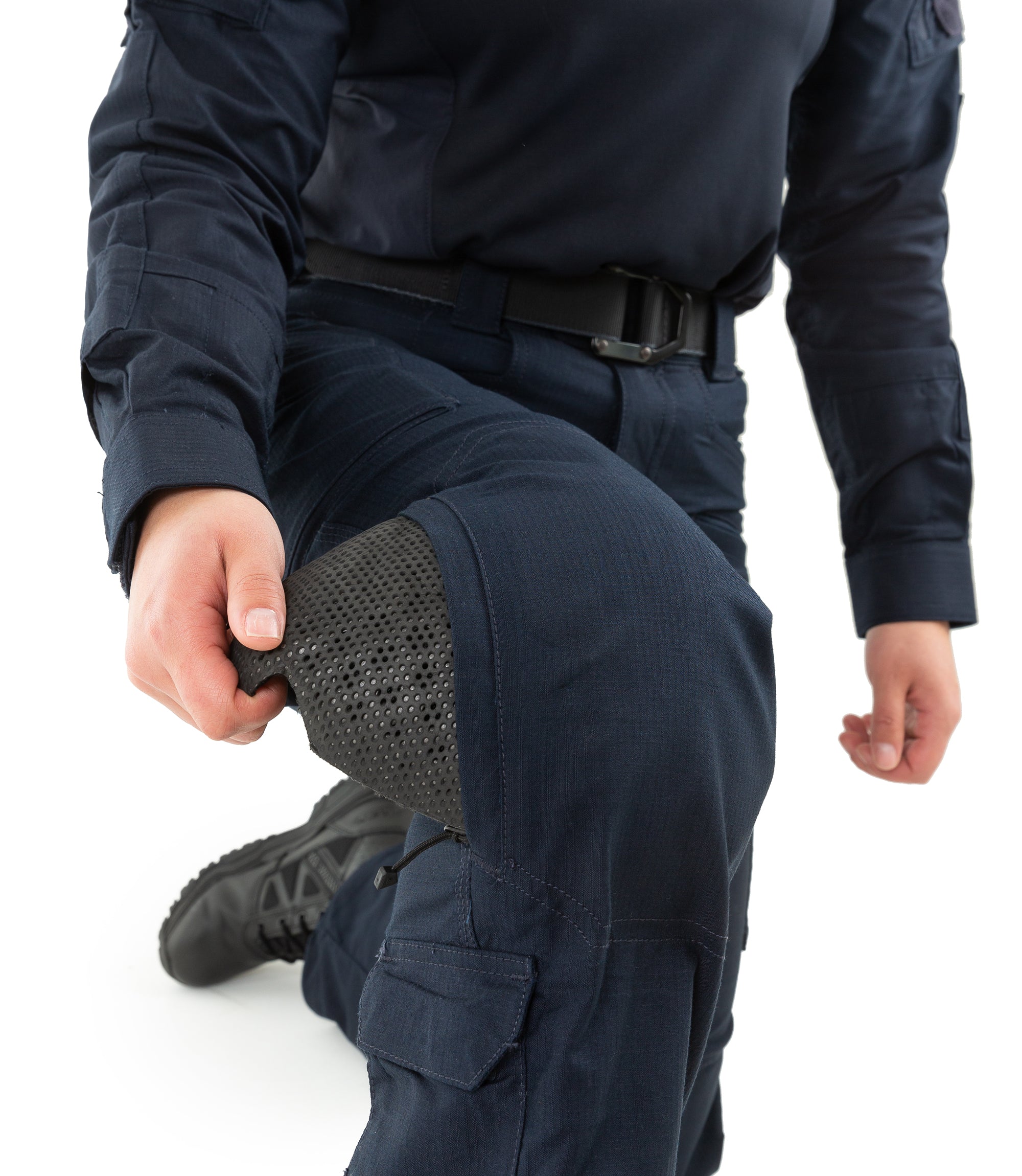 Knee Pad Pocket of Women's Defender Pant in Midnight Navy |color_midnight navy