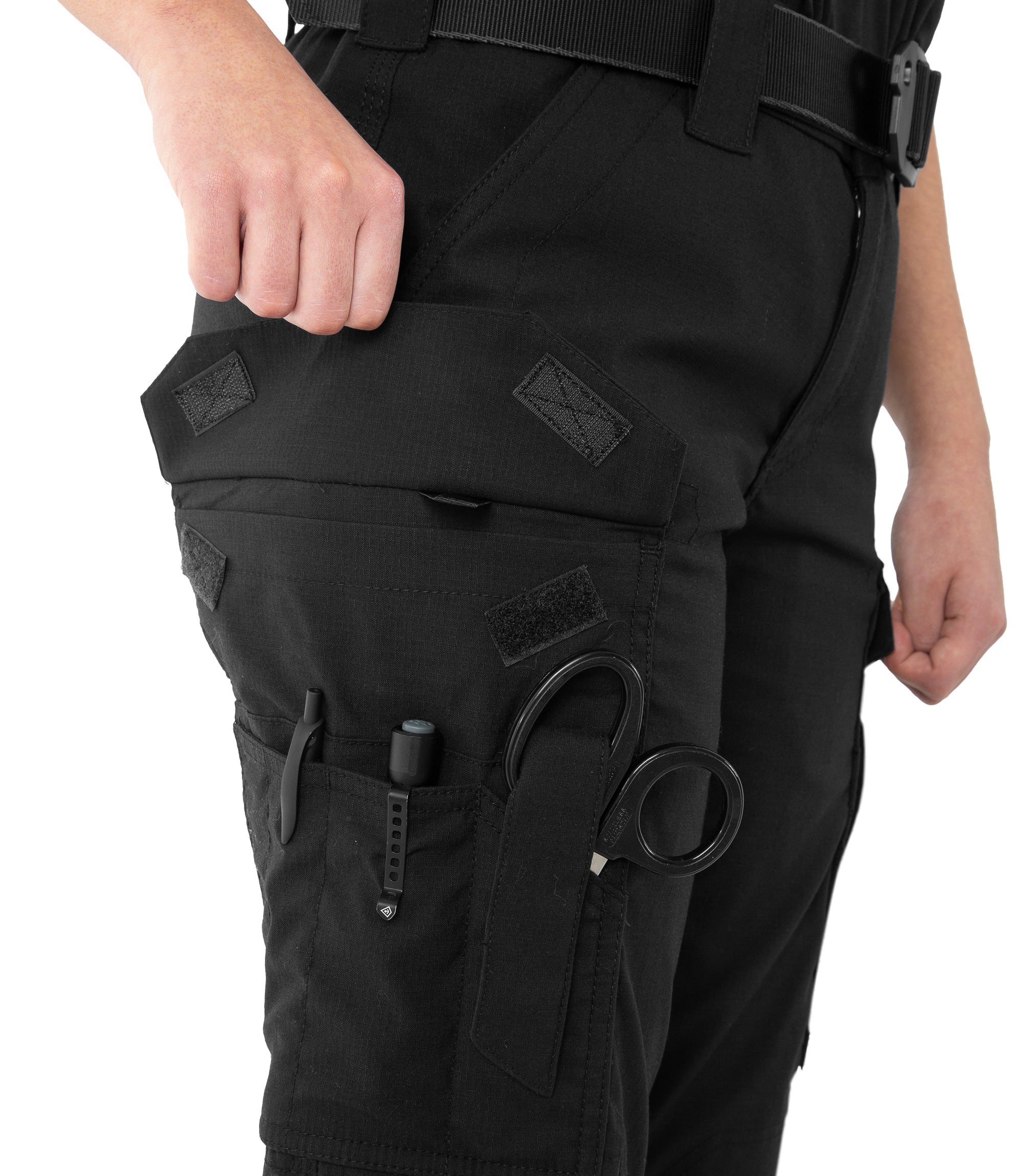 Open Pocket of Women's V2 EMS Pant in Black |color_black