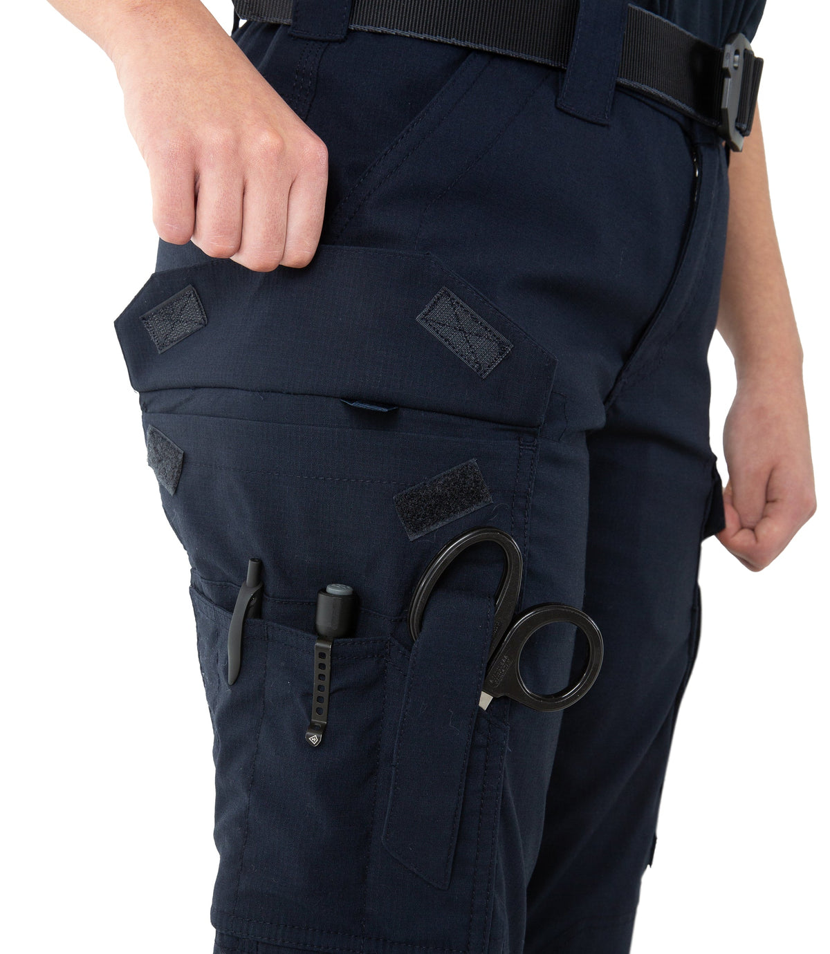 Open Pocket of Women's V2 EMS Pant in Midnight Navy |color_midnight navy