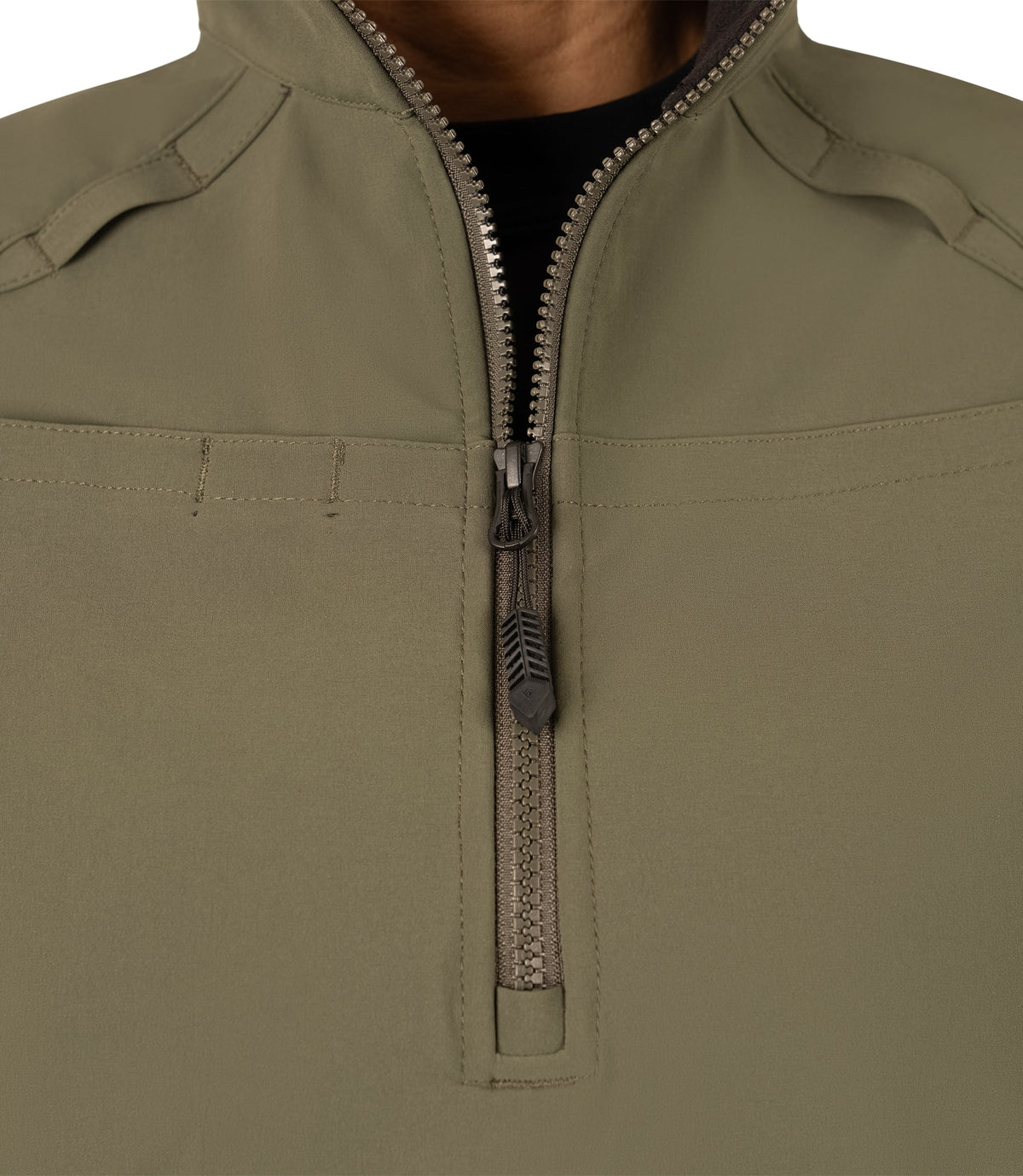 Close up of quarter front zipper |color_od green